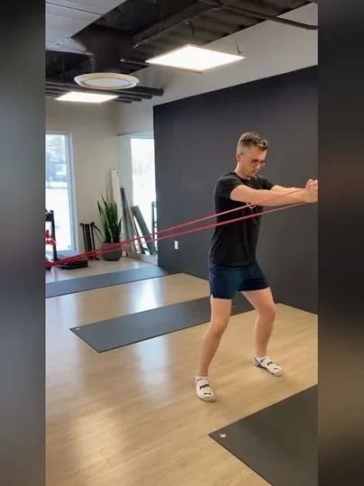Pallof Press exercise demonstration