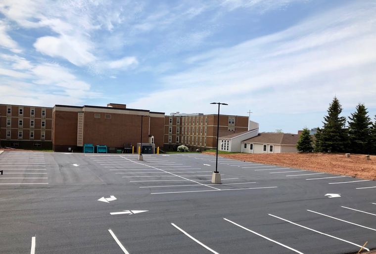 Free surface parking directly outside the clinic